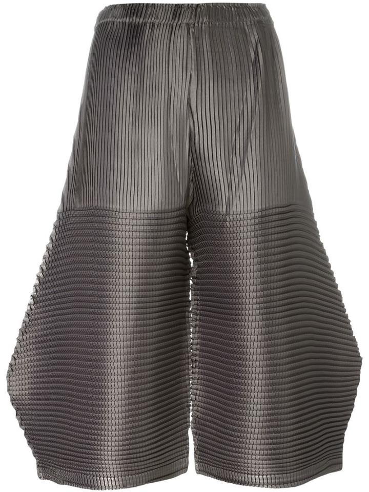 Issey Miyake Cauliflower Pleated Oversize Short Trousers, Women's, Grey, Polyester
