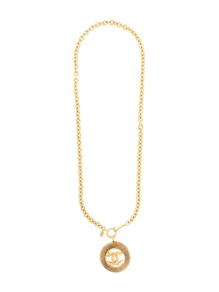 Chanel Pre-owned Cc Logo Medallion Necklace - Gold