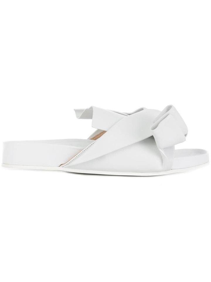 Nº21 Abstract Bow Slides - White