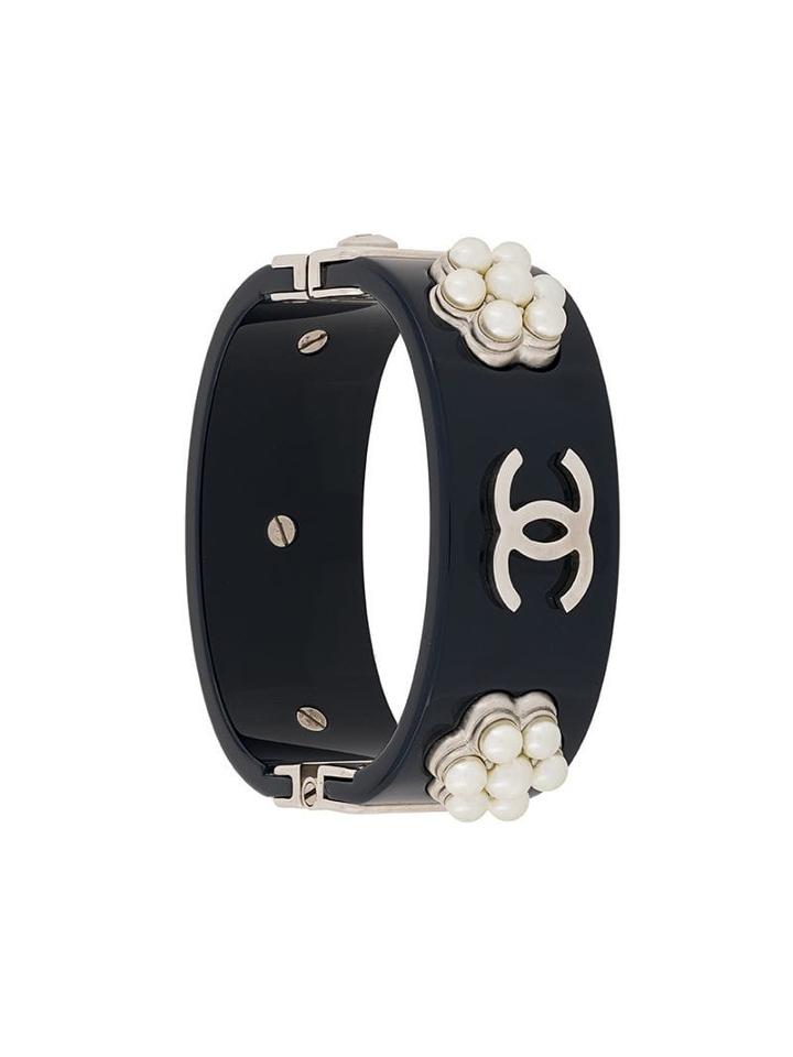 Chanel Pre-owned Pearl Embellished Logo Cuff - Blue
