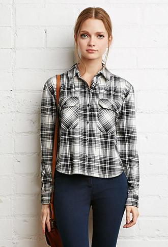 Forever21 Women's  Plaid Flannel Shirt (black/cream)