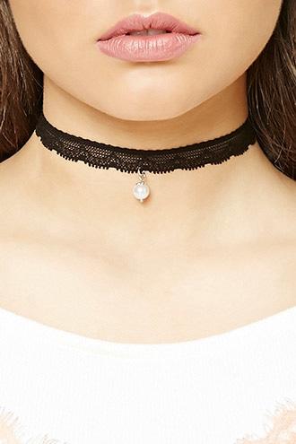 Forever21 Black & Cream Faux Pearl Pendant Choker