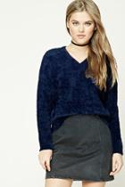 Forever21 Women's  Navy Fuzzy Knit V-neck Sweater