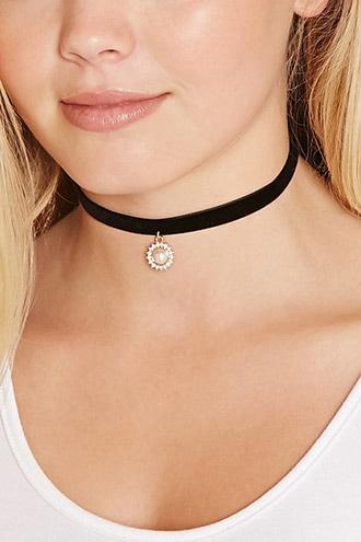 Forever21 Faux Pearl Pendant Choker