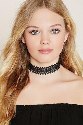 Forever21 Black Scalloped Crochet Choker