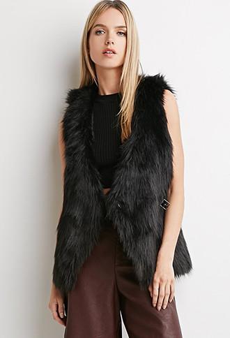 Love21 Women's  Buckled Faux Fur Vest (black)