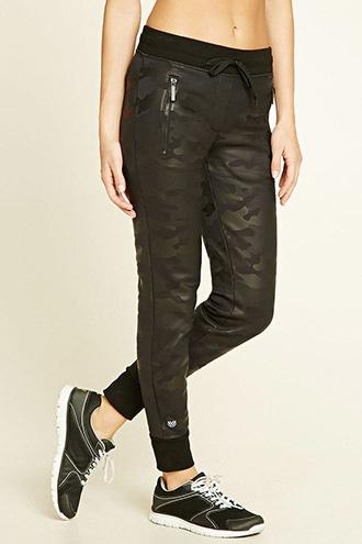 Forever21 Women's  Active Fleece Camo Print Pants