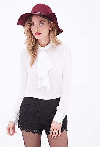 Forever21 Contemporary Scalloped Lace Shorts