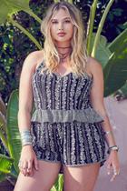 Forever21 Plus Women's  Black & White Plus Size Floral Crop Top