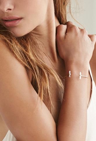 Forever21 Magnolia Aura Quartz Cuff