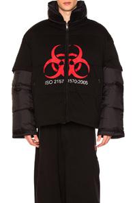 Vetements Volunteer Puffer Jacket In Black