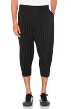 Homme Plisse Issey Miyake Pleated Cropped Trousers In Black