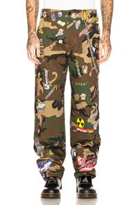 Vetements Sticker Cargo Pants In Camo,green