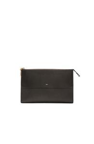 Chloe Grained Leather Flat Pouch In Black