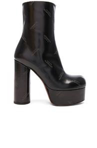 Vetements Embossed Logo Leather Platform Boots In Black
