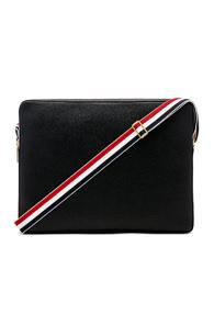 Thom Browne Pebble Grain Messenger Bag In Black