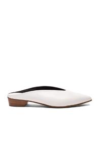 Alumnae Pointy Almond Mule In White