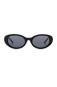 Roberi And Fraud Betty Sunglasses In Black