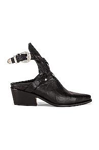 Zeynep Arcay Leather Cowboy Sobo Ankle Boots In Black