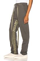 Fear Of God Relaxed Sweatpant In Green