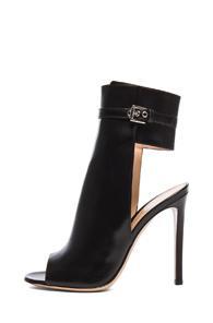 Gianvito Rossi Ankle Strap Leather Booties In Black