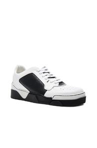 Givenchy Low Top Tyson Sneakers In White,black