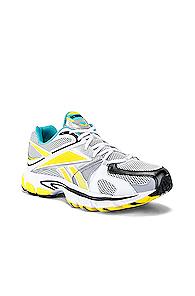 Vetements Spike Runner 200 Sneaker In Blue,gray,white