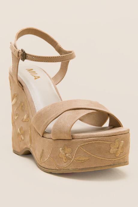 Mia Willa Embroidered Wedge - Natural