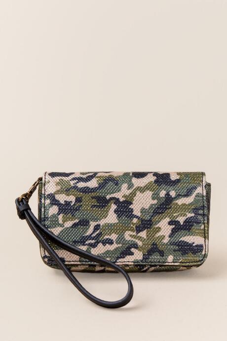 Francesca's Lindsay Camo Wallet - Green