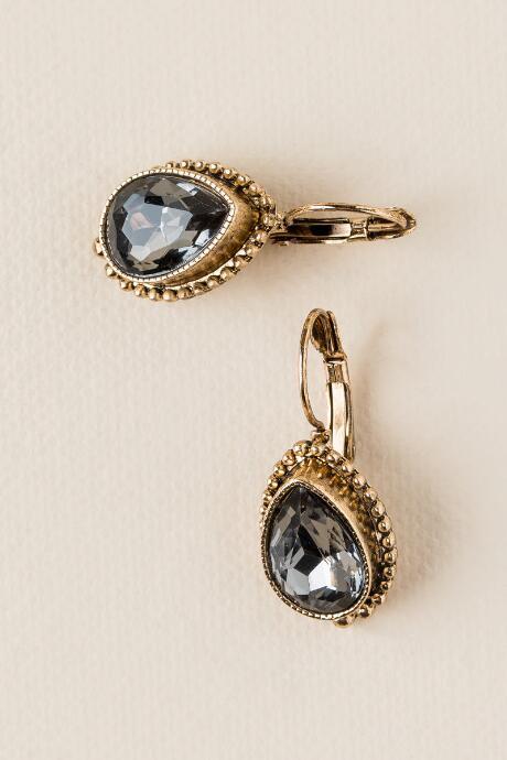 Francesca's Kristian Glass Teardrop Earring - Gray