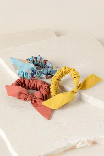 Francesca's Sherry Bow Scrunchie Set - Marigold