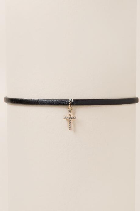 Francesca's Holly Leather Pav Cross Choker - Black