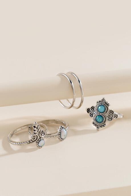 Francesca's Chey Stacking Ring Set - Light Blue