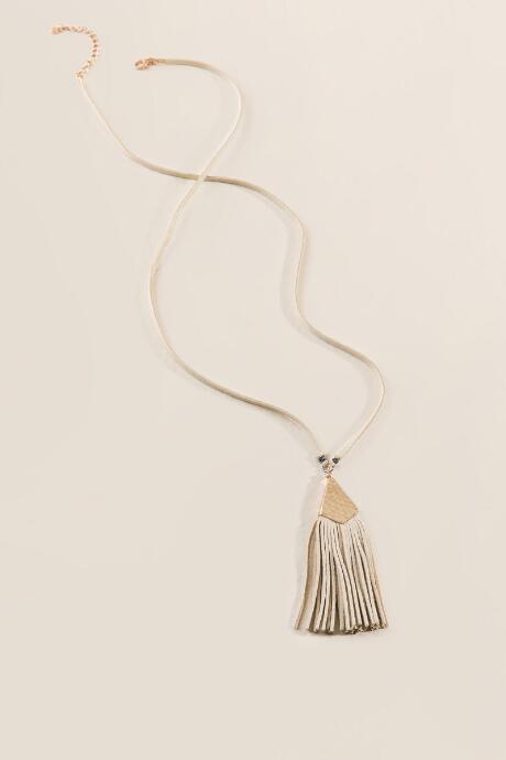 Francesca's Evie Suede Tassel Pendant Necklace - Beige