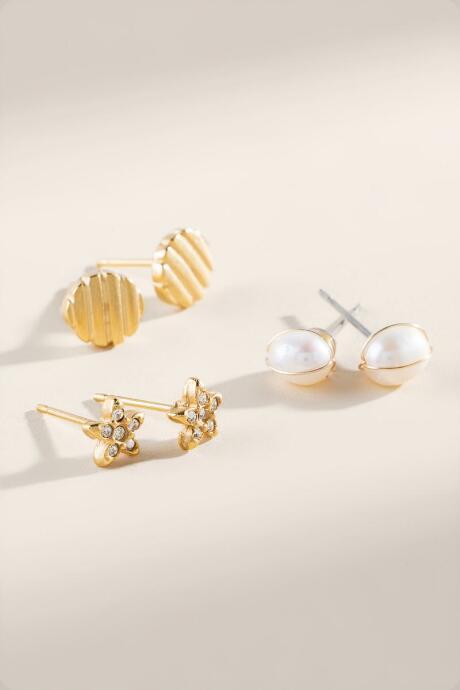 Francesca's Abigail Pearl Stud Earring Set - Pearl