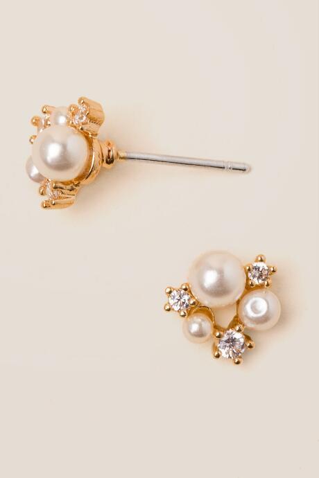 Francesca's Devina Cluster Pearl Stud Earring - White
