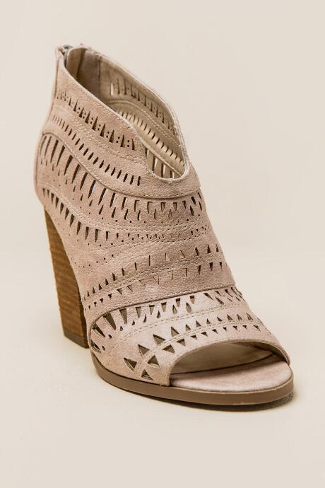 Francesca's Alaina Laser Cut Heel - Cream