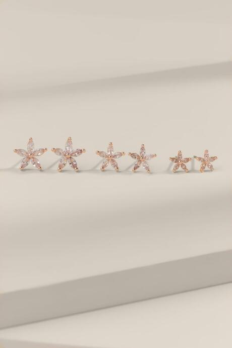 Francesca's Lina Cubic Zirconia Flower Studs - Crystal