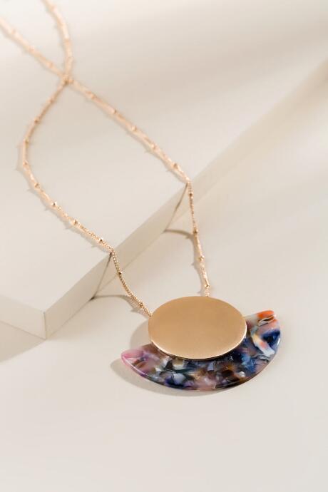 Francesca's Eliza Marbled Resin Circle Pendant - Gray