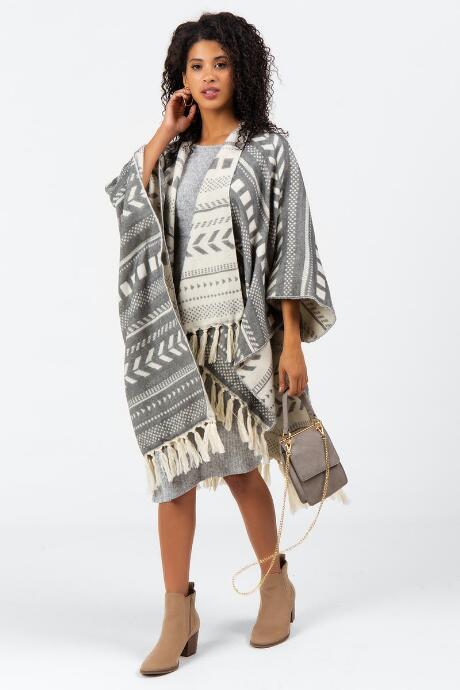 Francesca's Colby Chevron Kimono - Gray