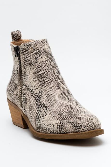Very G Twinkle2 Double Zipper Ankle Boot - White