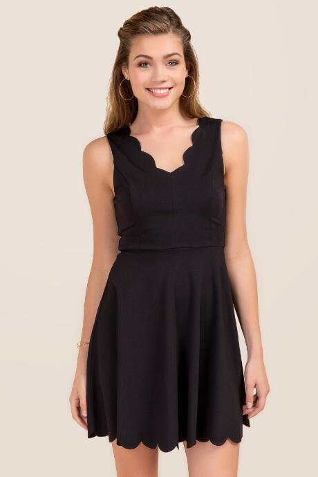 Mi Ami Aurora Scalloped Knit Dress - Black