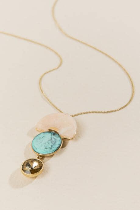 Francesca's Kylie Patina Pendant Necklace - Pale Pink