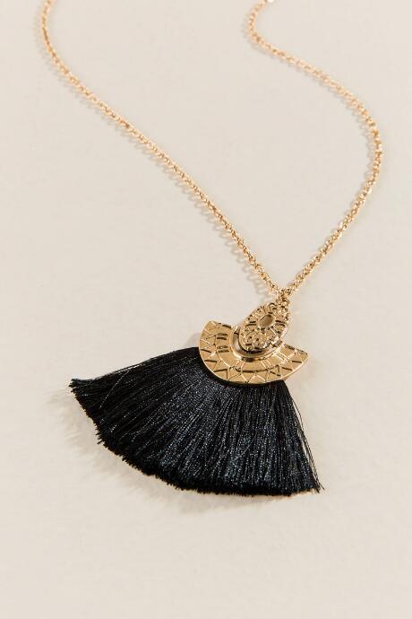 Francesca's Roxie Boho Tassel Pendant - Black