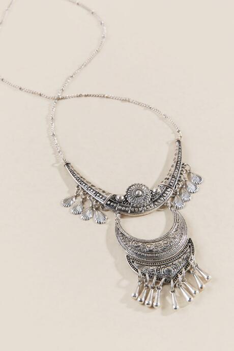 Francesca's Naomi Antiqued Crescent Pendant - Silver