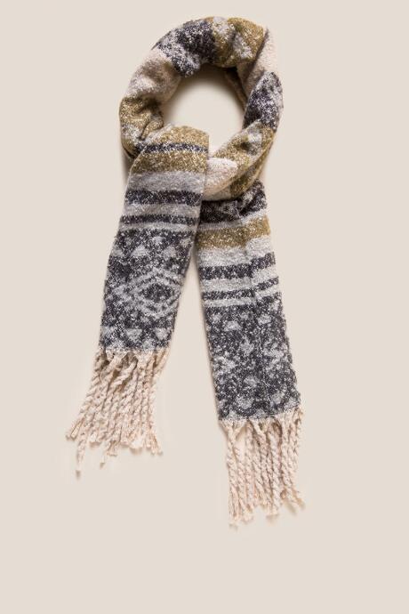 Francesca's Elaine Diamond Print Scarf - Olive