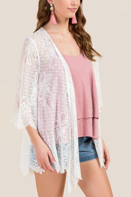 Mi Ami Carleigh Scalloped Lace Kimono - Ivory