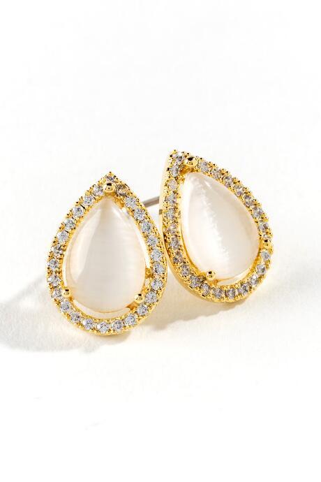 Francesca's Ada Pav Teardrop Studs - Ivory