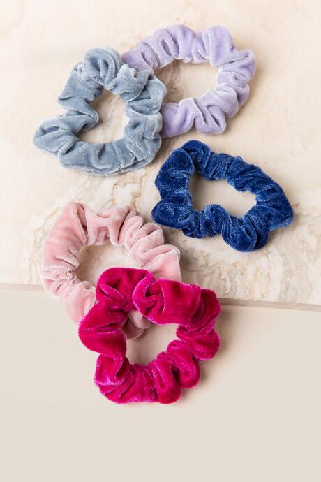 Francesca's Adrienne Velvet Scrunchie Set - Blush