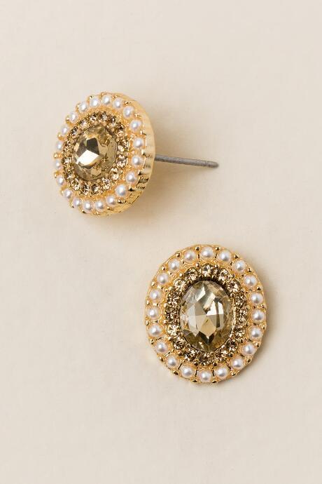 Francesca's Nancie Oval Pearl Studs - Crisp Champagne